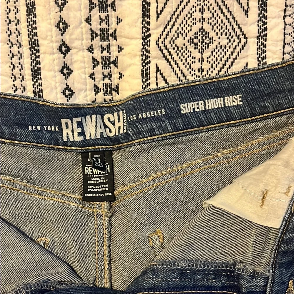 Rewash Super High Rise Shorts - Picture 3 of 4